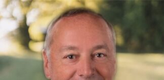 Jones Family of Companies Names Dennis St. Louis Chief Sales Officer of Jones Nonwovens Jones Nonwovens’ new chief sales officer Dennis St. Louis has been with the company since 2018.