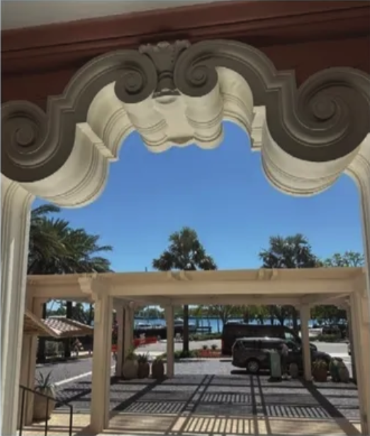 The Vinoy Resort & Golf Club offers
a view of the marina.