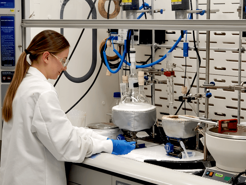 Alexium Bedding Innovation. Lab technician Talia Selembo tests materials in Alexium’s
in-house facility in Greer, South Carolina.