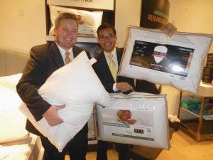 Rob O'Neill (left) and Herman Tam of Leggett & Platt Consumer Products Group clutching the new PhaseChange Gel and Brisa