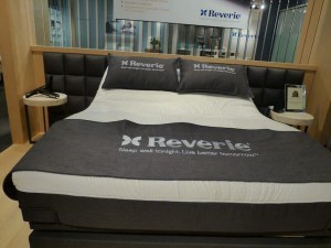 Reverie adjustable bed 8 Series